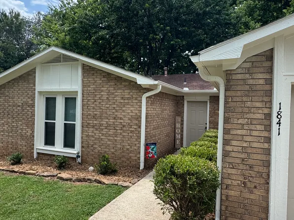 1841 N Seminole Ct, Fayetteville, AR 72701