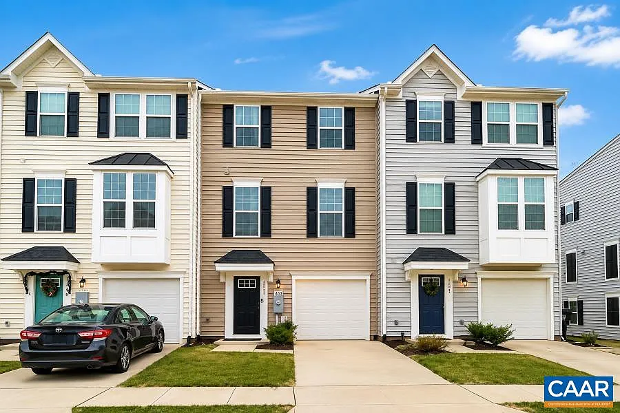 2046 Elm Tree Ct