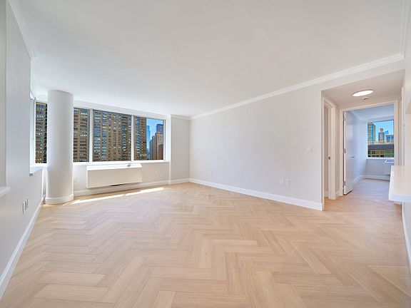 4th image of 160 Riverside Blvd APT 15U