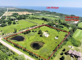 585 High Bluff Dr, Grafton, WI 53024