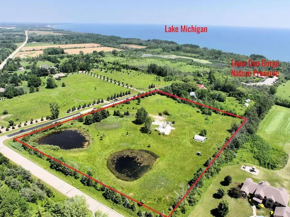 585 HIGH BLUFF DRIVE, Grafton, WI 53024