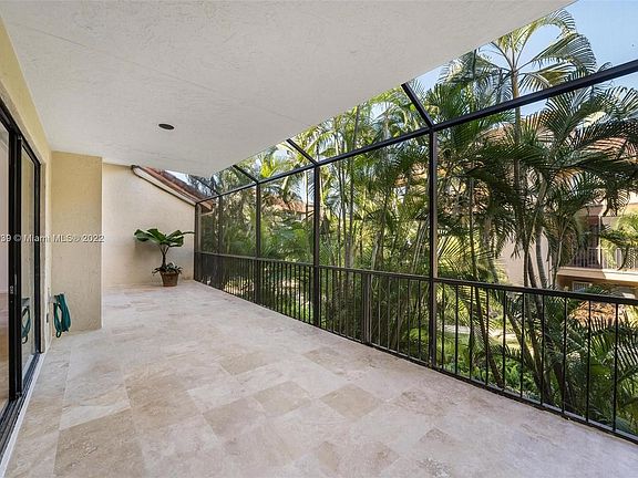 3rd image of 2000 S Bayshore Dr APT 61
