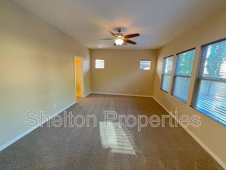 20877 W Court St — Photo 14