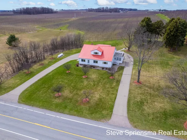 8945 Fruit Ridge Ave NW, Sparta, MI 49345