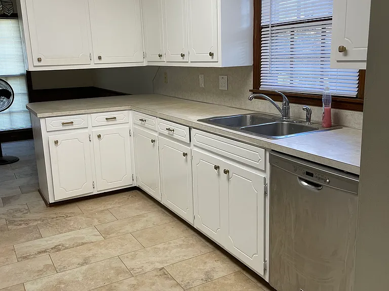 3102 Apache Dr — Photo 3