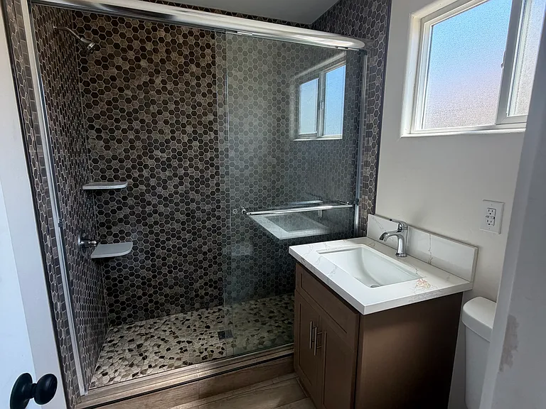 180 San Pedro St — Photo 9