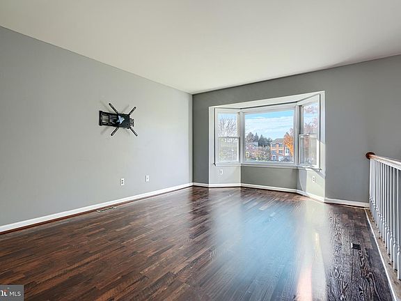 5th image of 1204 Athens Ct