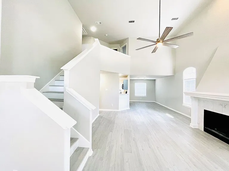 1719 Park Forest Dr — Photo 7