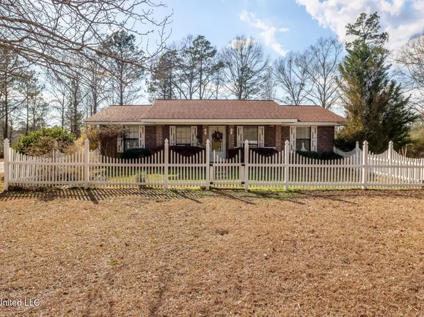 123 Carl Taylor Rd, Wiggins, MS 39577