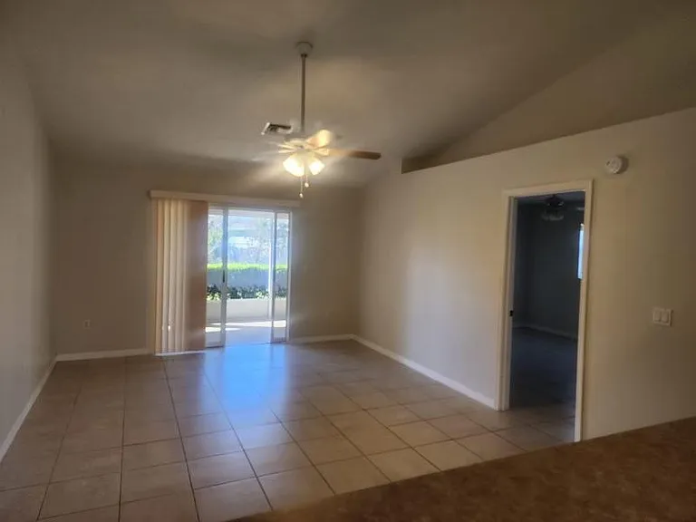 5417 Columbus Blvd — Photo 14