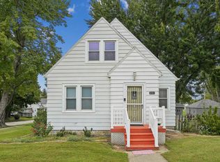 501/507 E Charles St, Oelwein, IA 50662