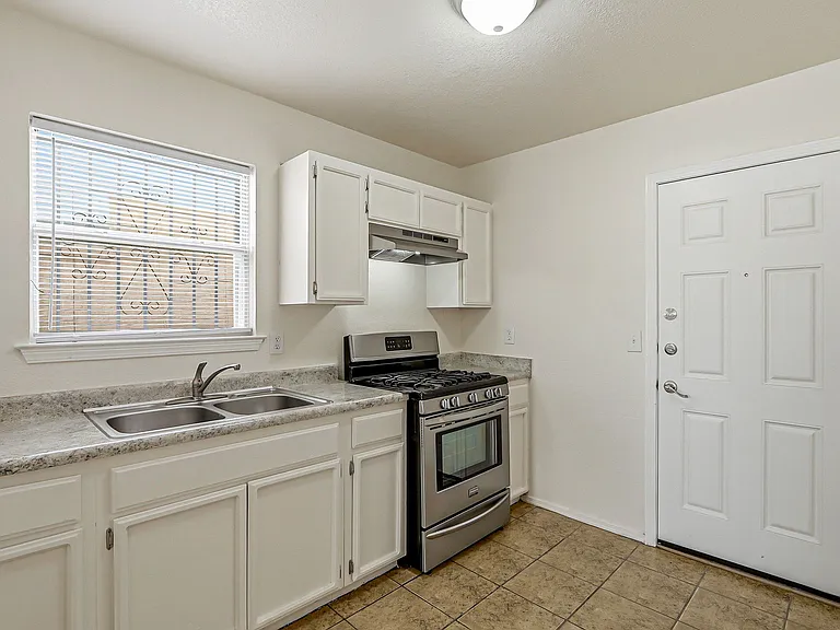 12320 Robert Dahl Dr — Photo 16