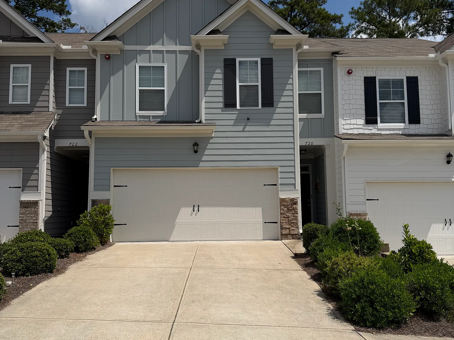 3 bed, 2.5 bath, 1989 sqft, $2,800 — Photo 1