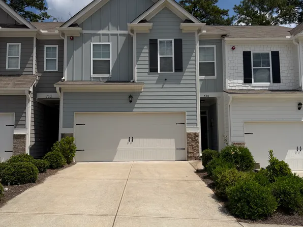 720 Woodstock Grove Dr, Woodstock, GA 30188