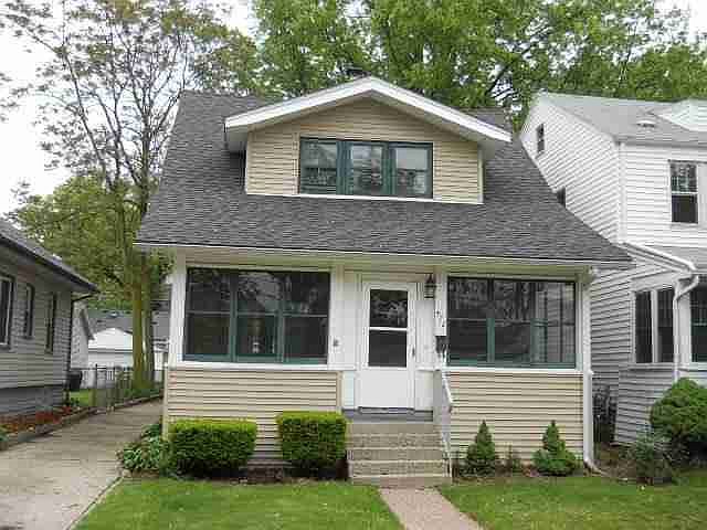 1st image of 470 W Bennette St