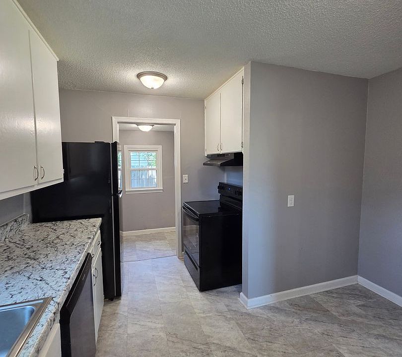 1st image of 331 W 4th St