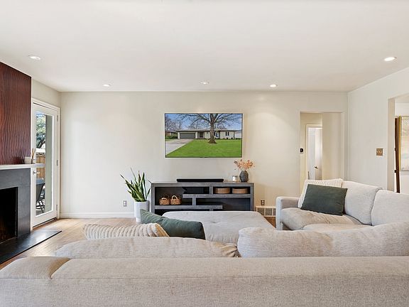5th image of 7418 Fenton Dr