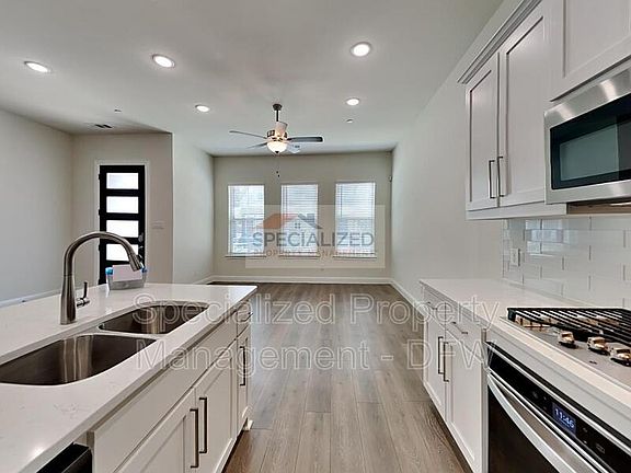 3rd image of 1885 Melinda Ln