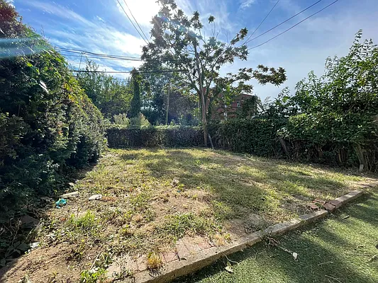 Rented by Pear NYC LLC | media 18