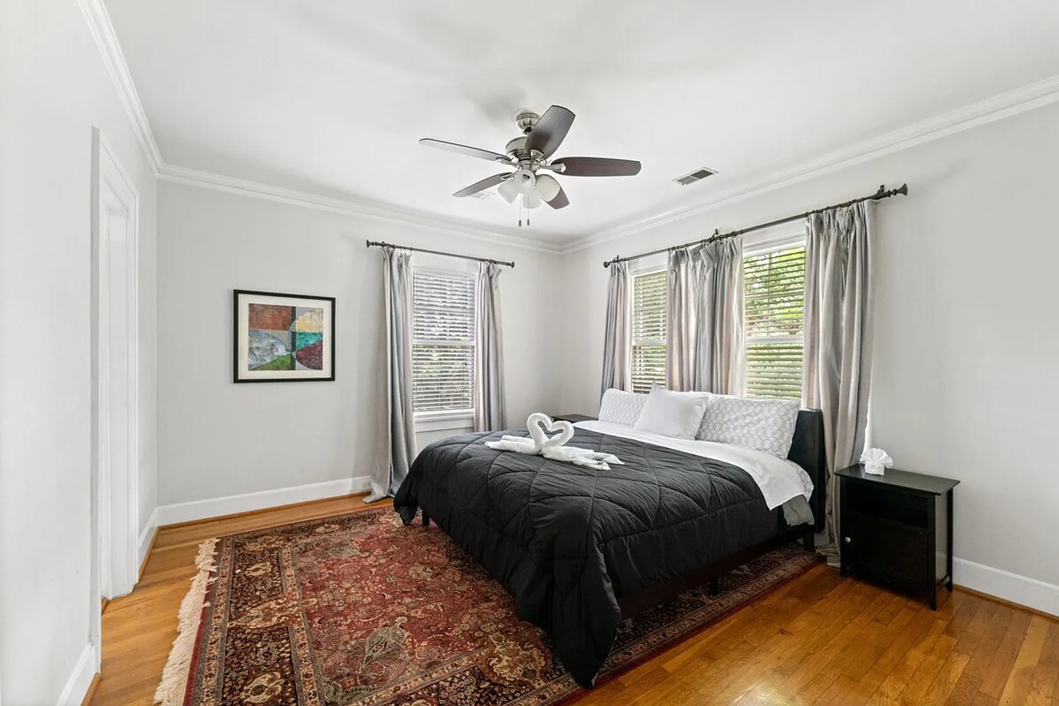 5 bed, 2.0 bath, 2734 sqft, $8,176 — Photo 4