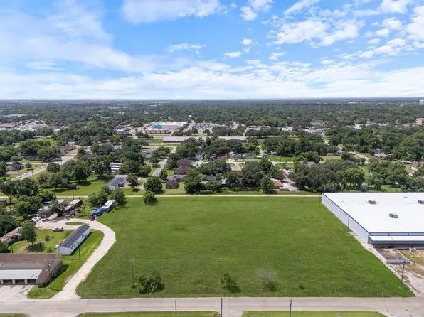 2600 12th St, Bay City, TX 77414