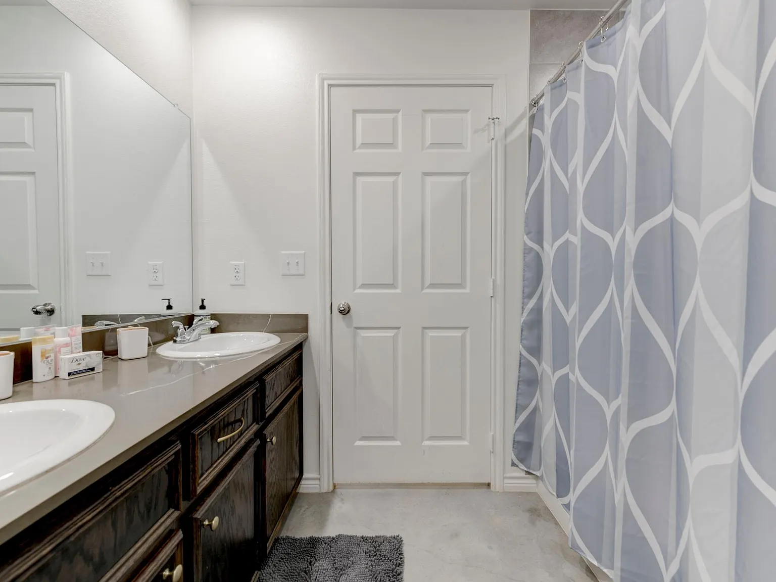 3 bed, 1300 sqft, $3,000 — Photo 3