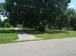 1637 Walnut Dr, Mc Queeney, TX 78123