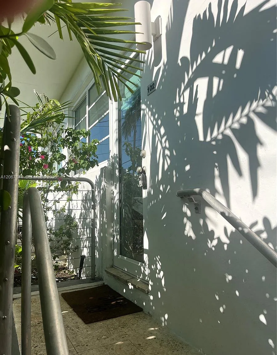 The Waterclub Condo — Photo 4