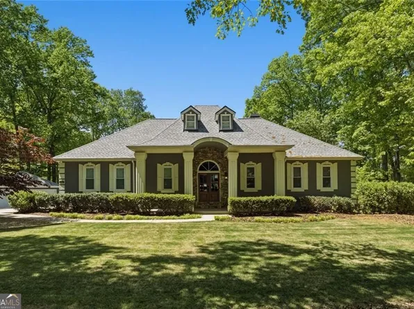 5725 Ash Dr, Cumming, GA 30040