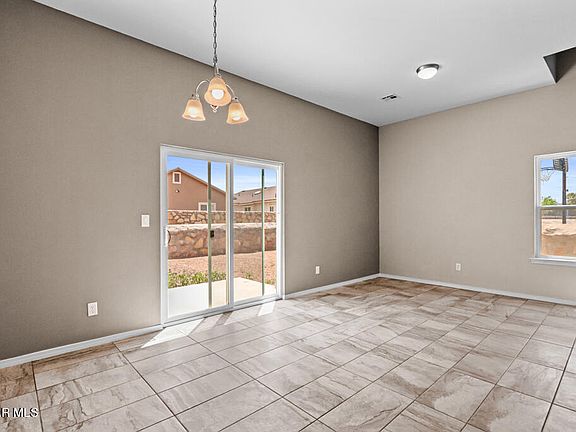 5th image of 806 Hc Gilbert Minjares Dr #A