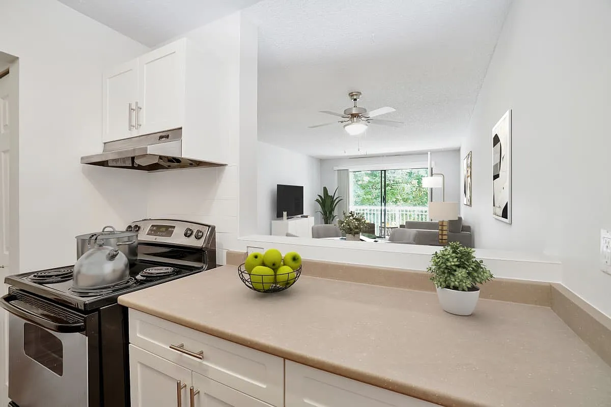 Carrigan Court Apartments — Photo 1
