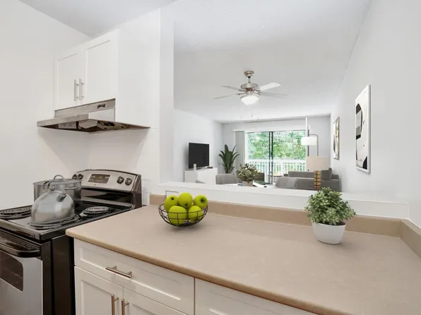 Carrigan Court Apartments