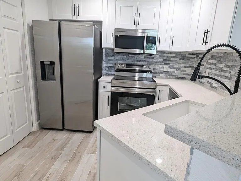 1805 N Flagler Dr #303 — Photo 6