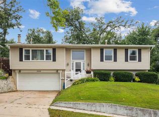 3549 Lynbrook Dr NE, Cedar Rapids, IA 52402