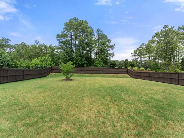 108 Welcome Dr, Fuquay Varina, NC 27526