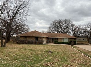 215 Rambling Oaks Rd, Graham, TX 76450