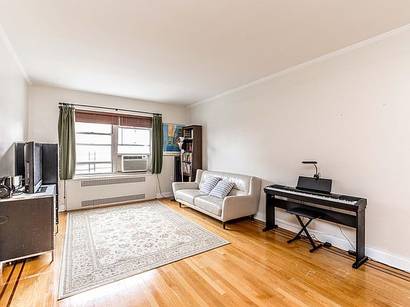 5th image of 6911 Yellowstone Blvd APT A47