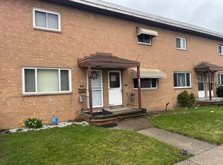 16212 Maplewood Ct, Maple Heights, OH 44137