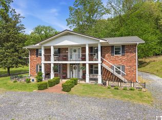 157 Lakeshore Dr, Eddyville, KY 42038