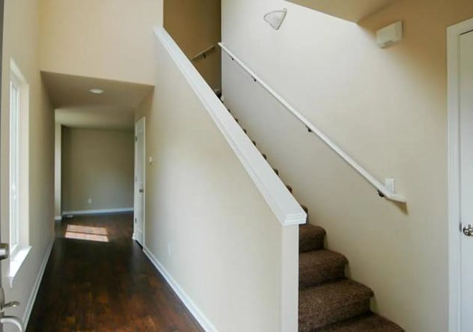 Charming Southeast Portland Home for Rent. 4 bedrooms and 2.5 baths — Photo 3