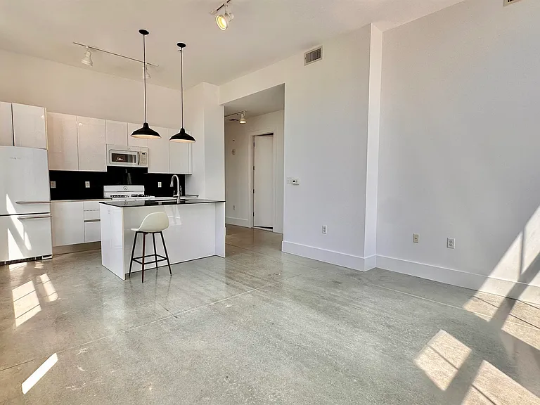 8 Erie St #203 — Photo 21