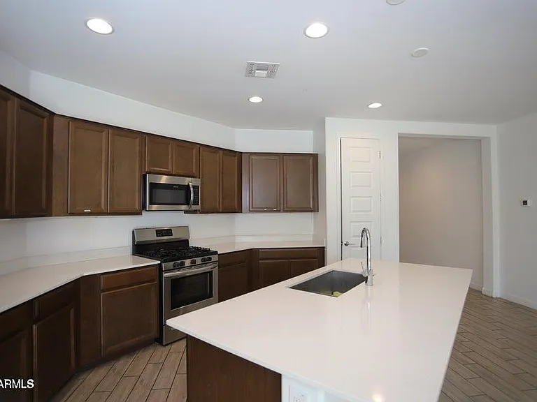 9231 W Montecito Ave — Photo 22