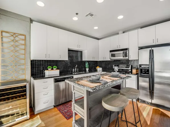 415 Church St APT 1606, Nashville, TN 37219