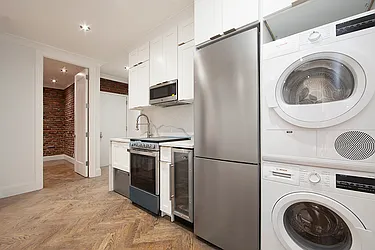 Rented by R New York