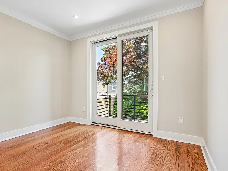 211 Warwick Ave #1 — Photo 40