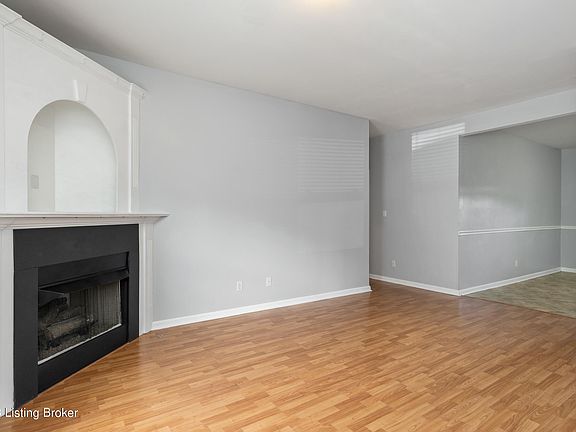 5th image of 1922 Muncie Ave APT 1