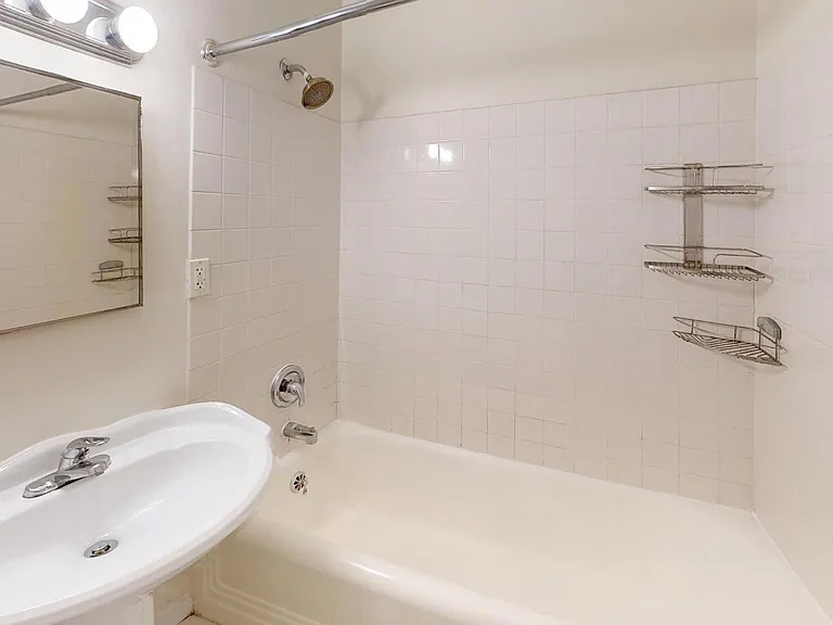 2566 Kemper Rd — Photo 11