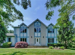 15 Chaparral Rd, Nanuet, NY 10954