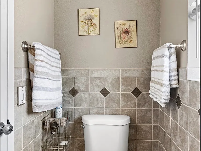 8101 E Woodsboro Ave — Photo 29