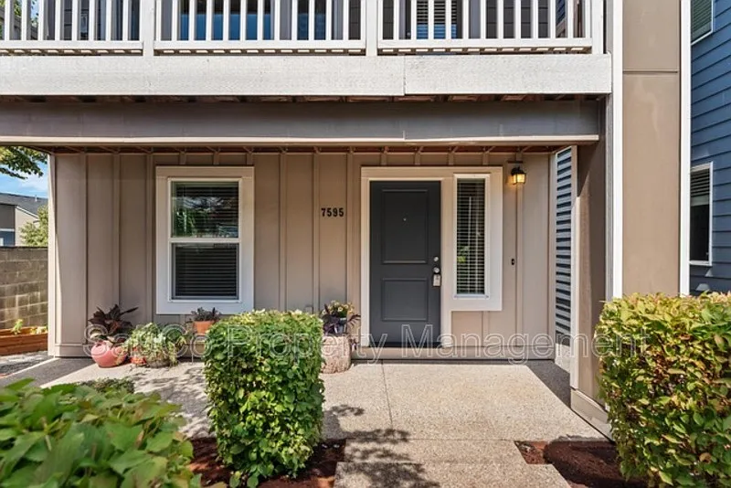3 bed, 2.5 bath, 1719 sqft, $2,695 — Photo 4